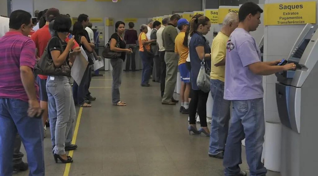 Bancos fecham no feriado de Tiradentes; veja como ficam os serviços