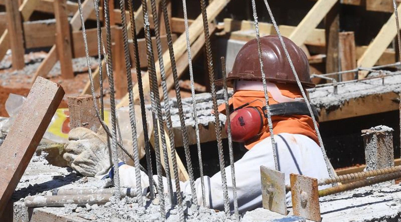 Custo da construção sobe 0,27% em MT, apesar da queda no cimento e no aço