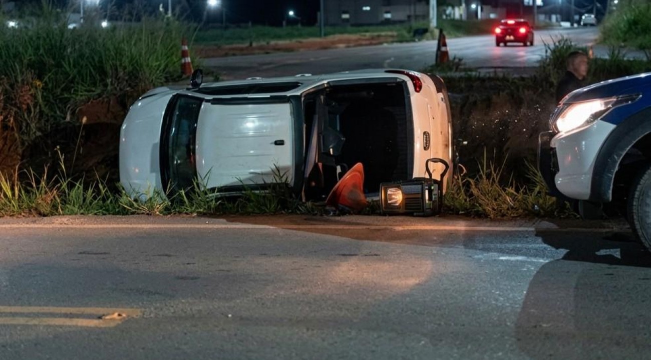 Família fica ferida após capotamento de veículo em Lucas do Rio Verde