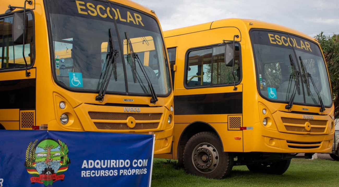Prefeitura adquire mais 4 ônibus escolares com recursos próprios