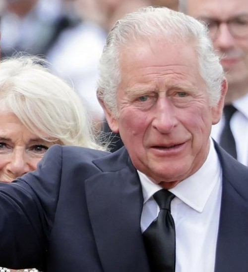 Desmentindo Rumores: Rei Carlos III Aparece em Público Após Falsas Notícias de Sua Morte